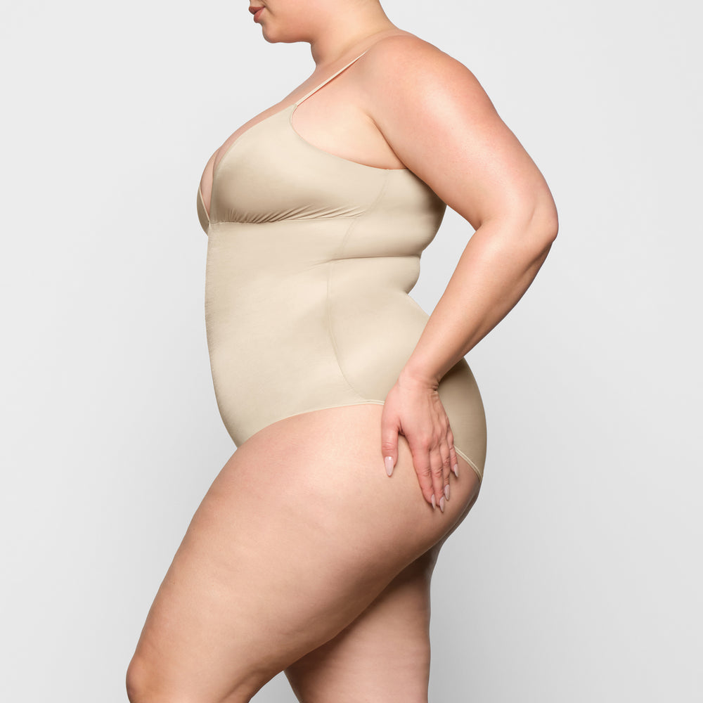 Skims BARELY THERE BODYSUIT BRIEF W/ SNAPS Bodysuit Bruin | 60MKOGHAY