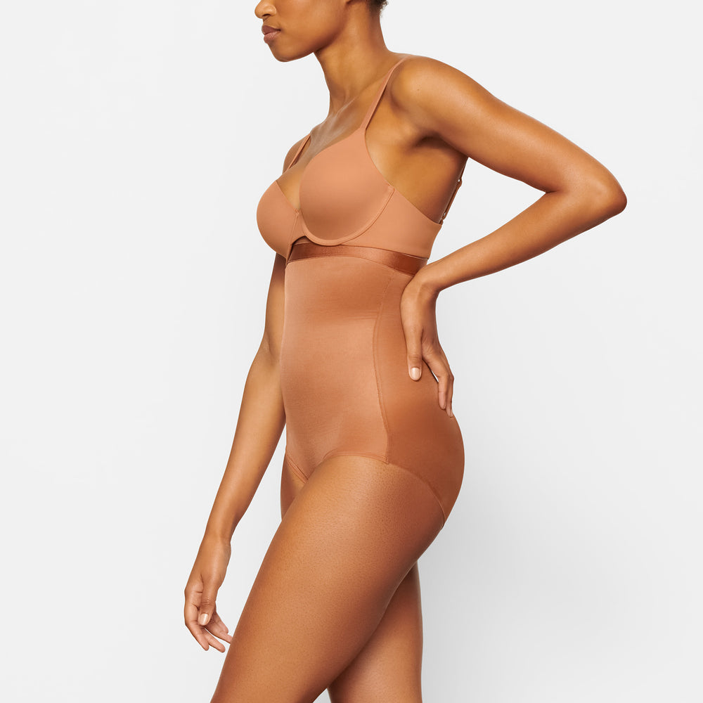 Skims BARELY THERE HIGH WAIST Brief Abrikoos | 96PIBCLME