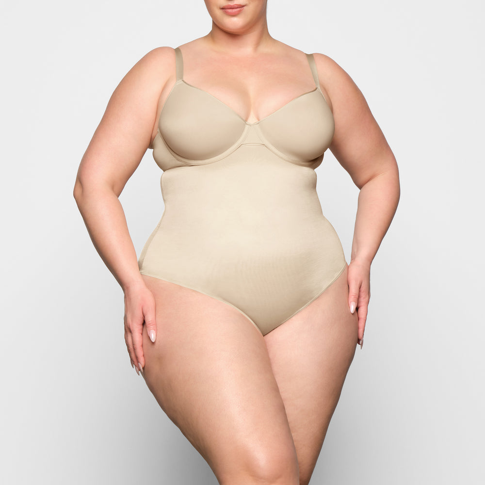 Skims BARELY THERE HIGH WAIST Thong Bruin | 45LTOVJCY