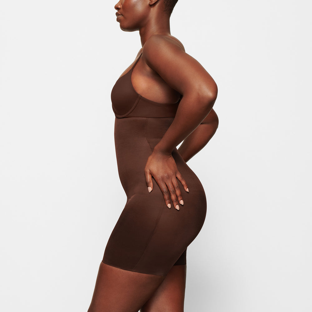 Skims BARELY THERE MID THIGH Korte Broek Chocola | 24KFXLQBZ