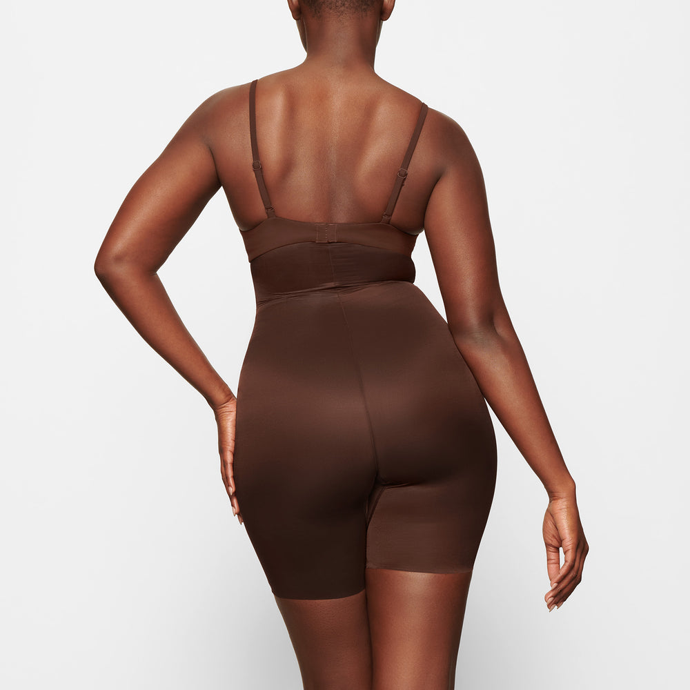 Skims BARELY THERE MID THIGH Korte Broek Chocola | 24KFXLQBZ
