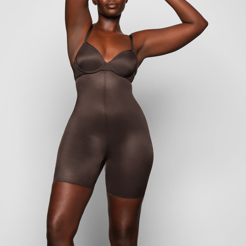 Skims BARELY THERE MID THIGH Korte Broek Koffie | 54DGSRBKA