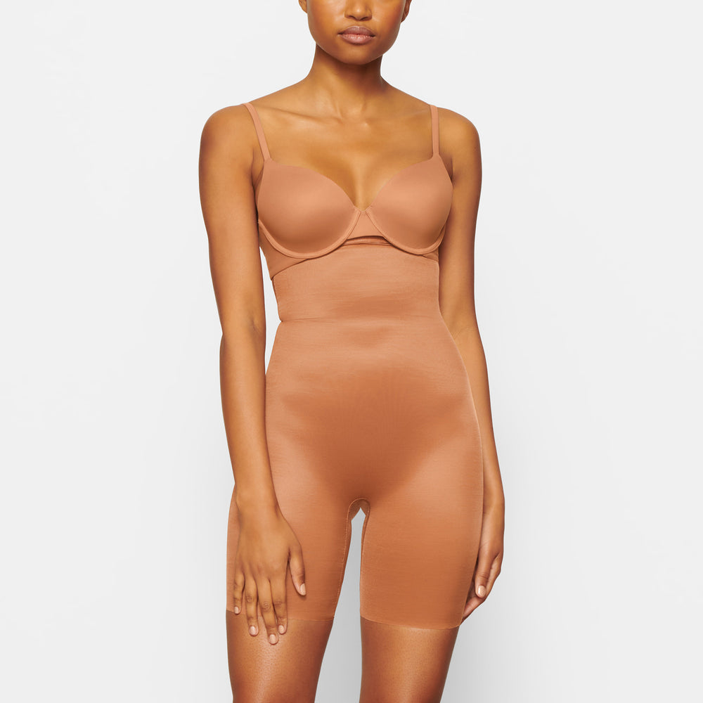 Skims BARELY THERE MID THIGH Korte Broek Abrikoos | 67JKVOBSH