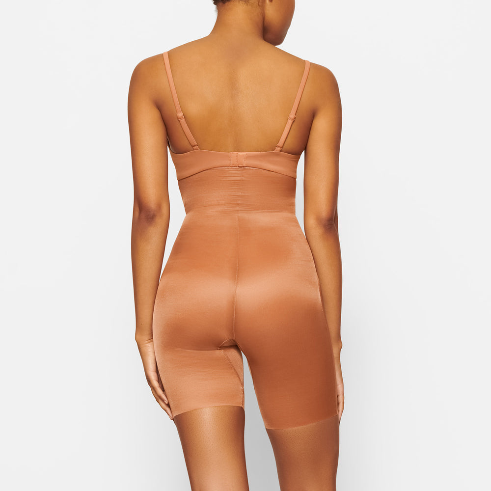 Skims BARELY THERE MID THIGH Korte Broek Abrikoos | 67JKVOBSH