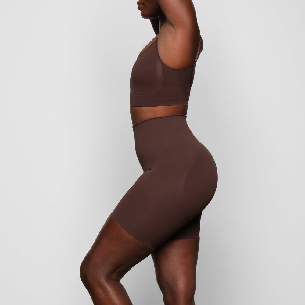 Skims BUTT ENHANCING Korte Broek Chocola | 64ZOPXSVN