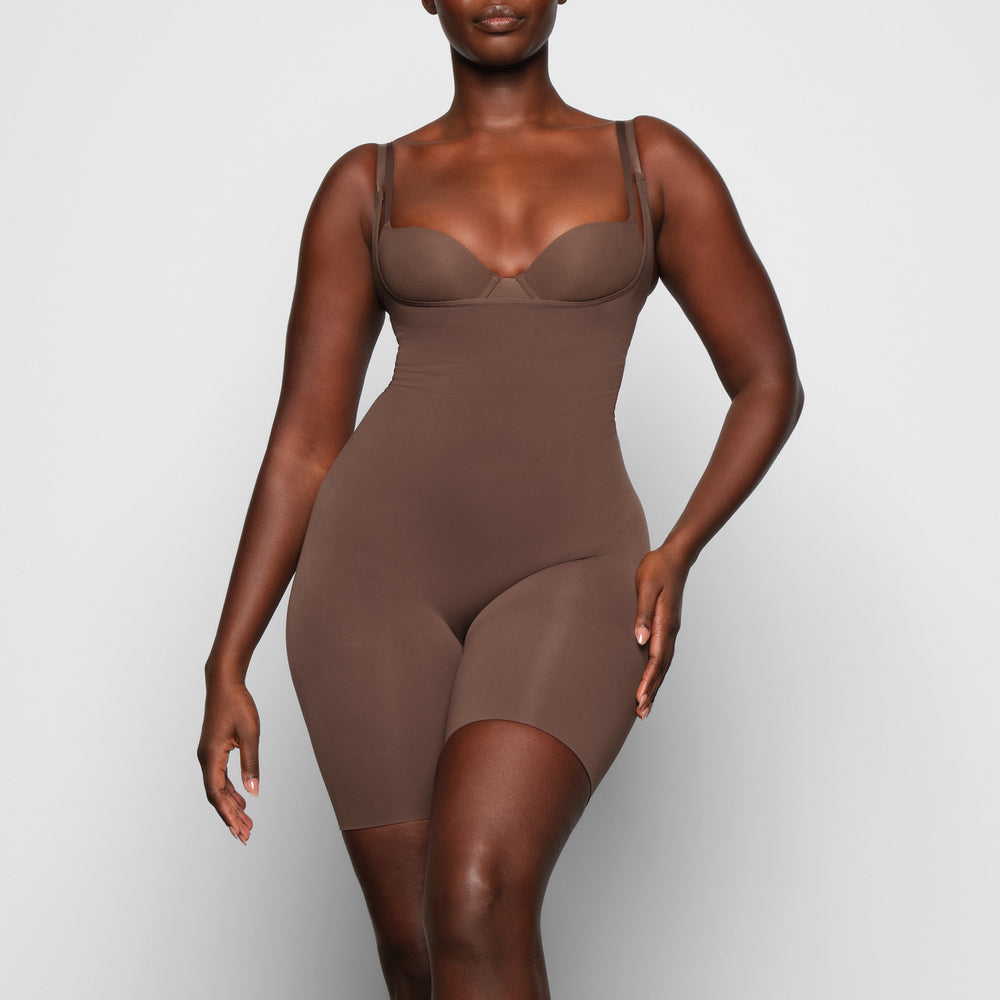 Skims BUTT ENHANCING Open Bust Bodysuit Abrikoos | 17RLCBUAX