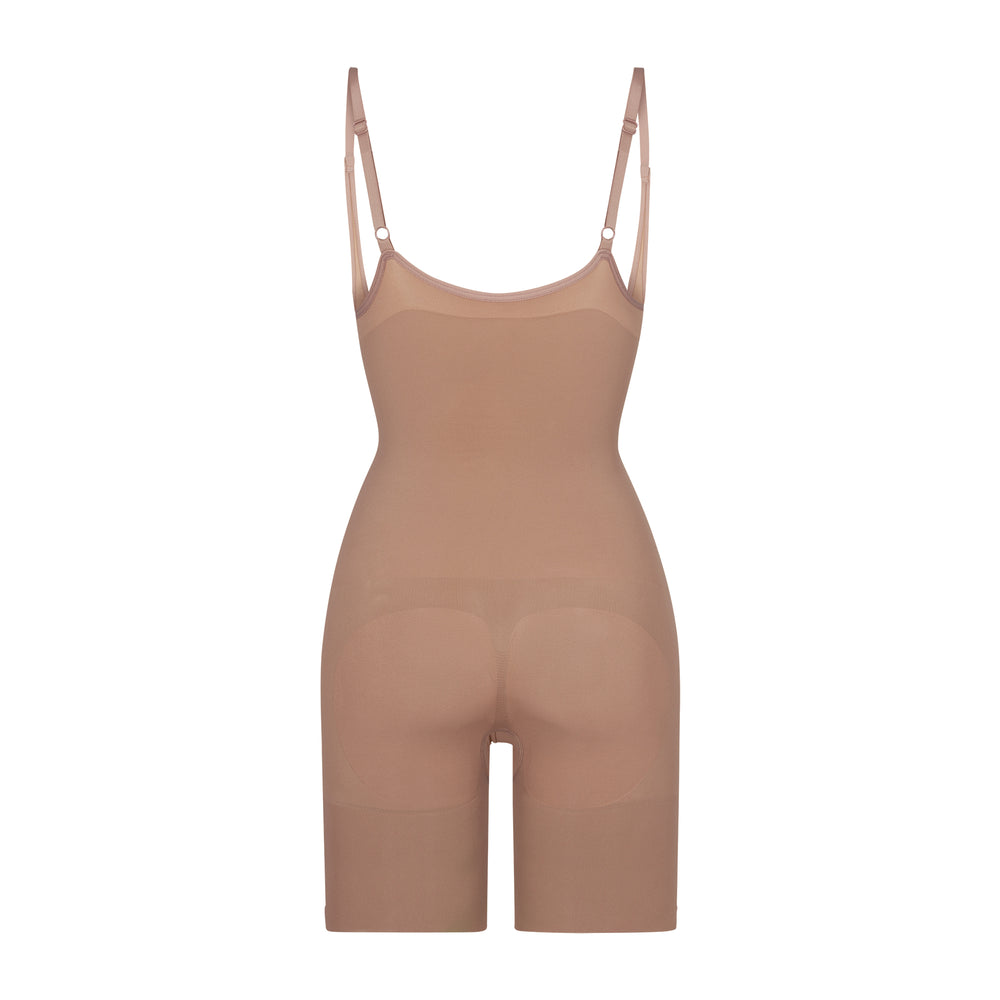 Skims BUTT ENHANCING Open Bust Bodysuit Abrikoos | 28AOMPUZC