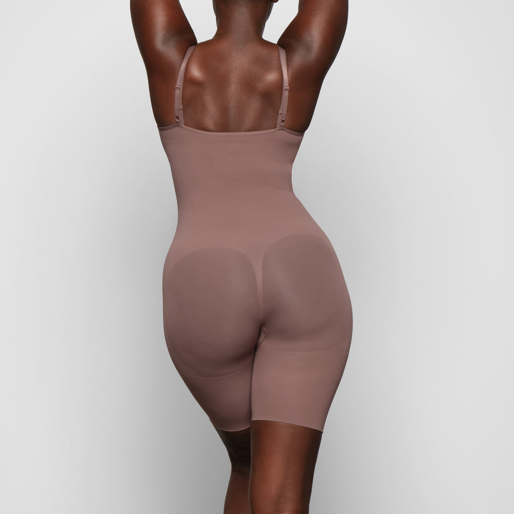 Skims BUTT ENHANCING Open Bust Bodysuit Bruin | 72WDYZQAU