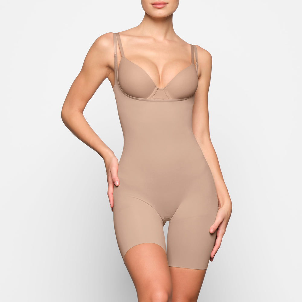 Skims BUTT ENHANCING Open Bust Bodysuit Beige | 73MUHWTBD