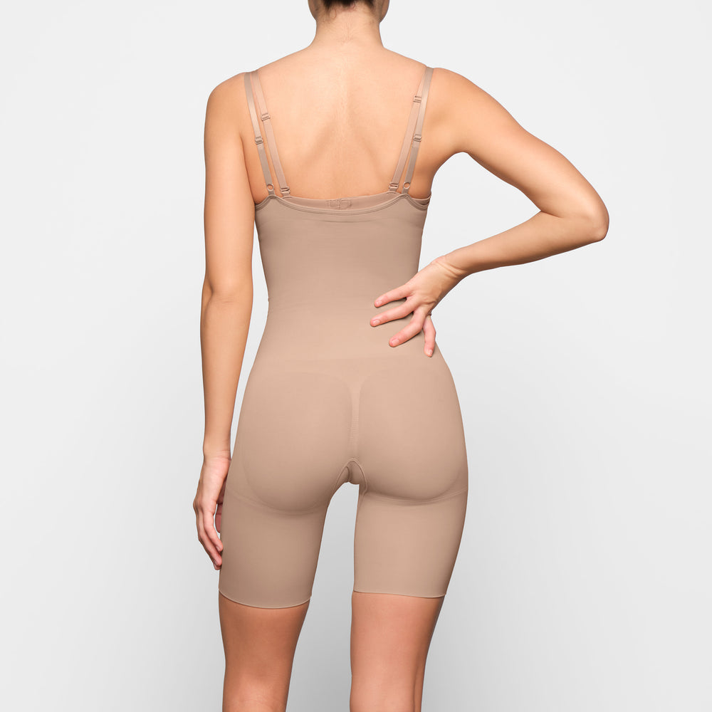 Skims BUTT ENHANCING Open Bust Bodysuit Beige | 73MUHWTBD