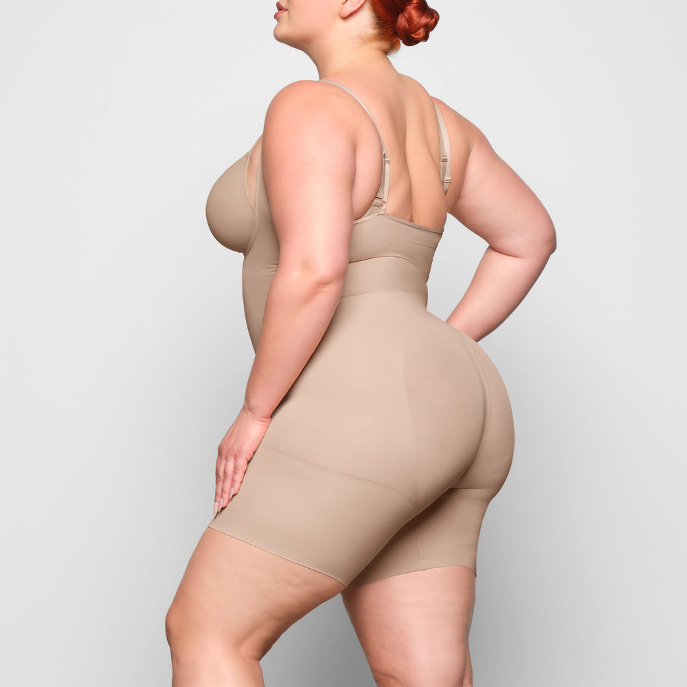 Skims BUTT ENHANCING Open Bust Bodysuit Beige | 79AVNCFOW
