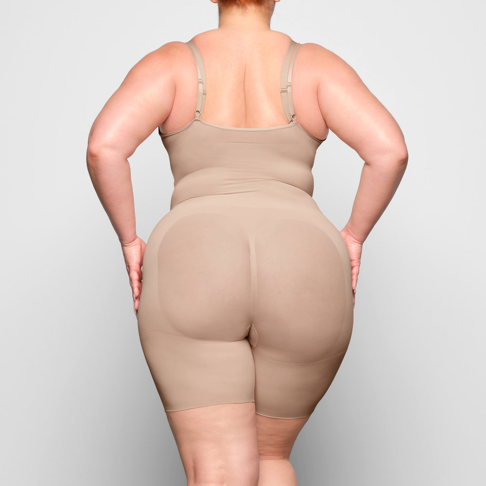 Skims BUTT ENHANCING Open Bust Bodysuit Beige | 79AVNCFOW