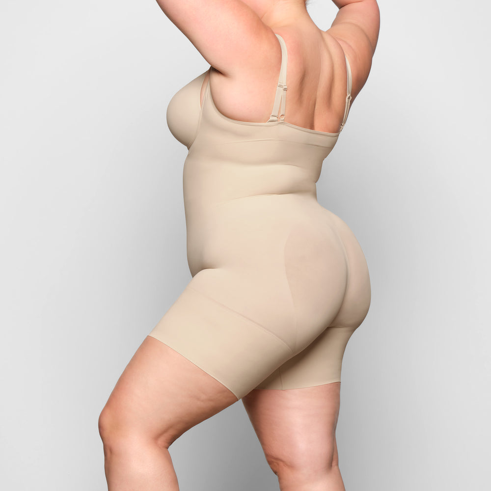 Skims BUTT ENHANCING Open Bust Bodysuit Bruin | 98SGKDTEB