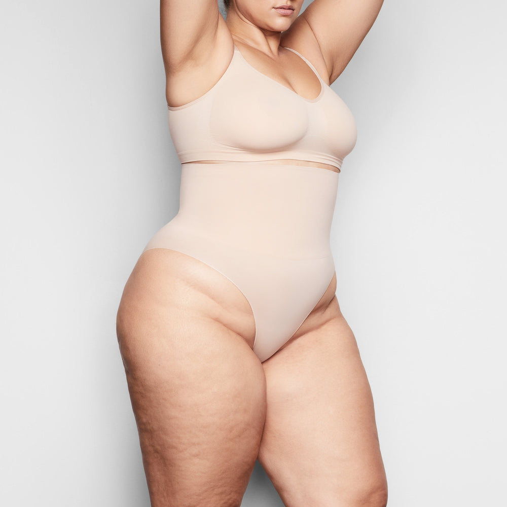 Skims CORE CONTROL Brief Beige | 21XEUDOIY