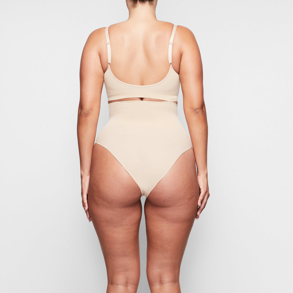 Skims CORE CONTROL Brief Beige | 98NIXTDKM