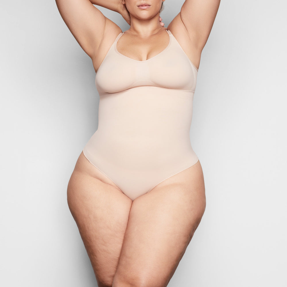 Skims CORE CONTROL Thong Beige | 64TCFKBIQ