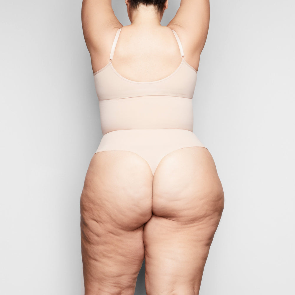 Skims CORE CONTROL Thong Beige | 64TCFKBIQ