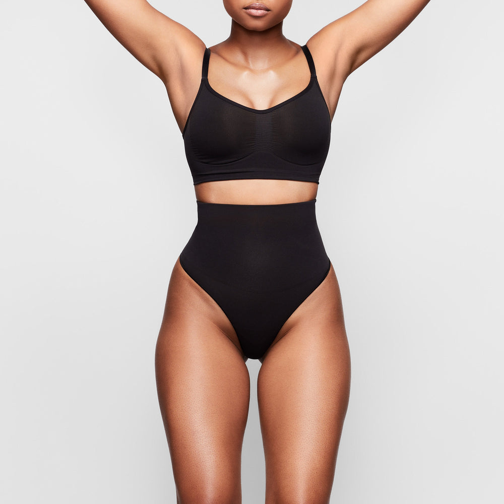 Skims CORE CONTROL Thong Zwart | 32LCGIMWX