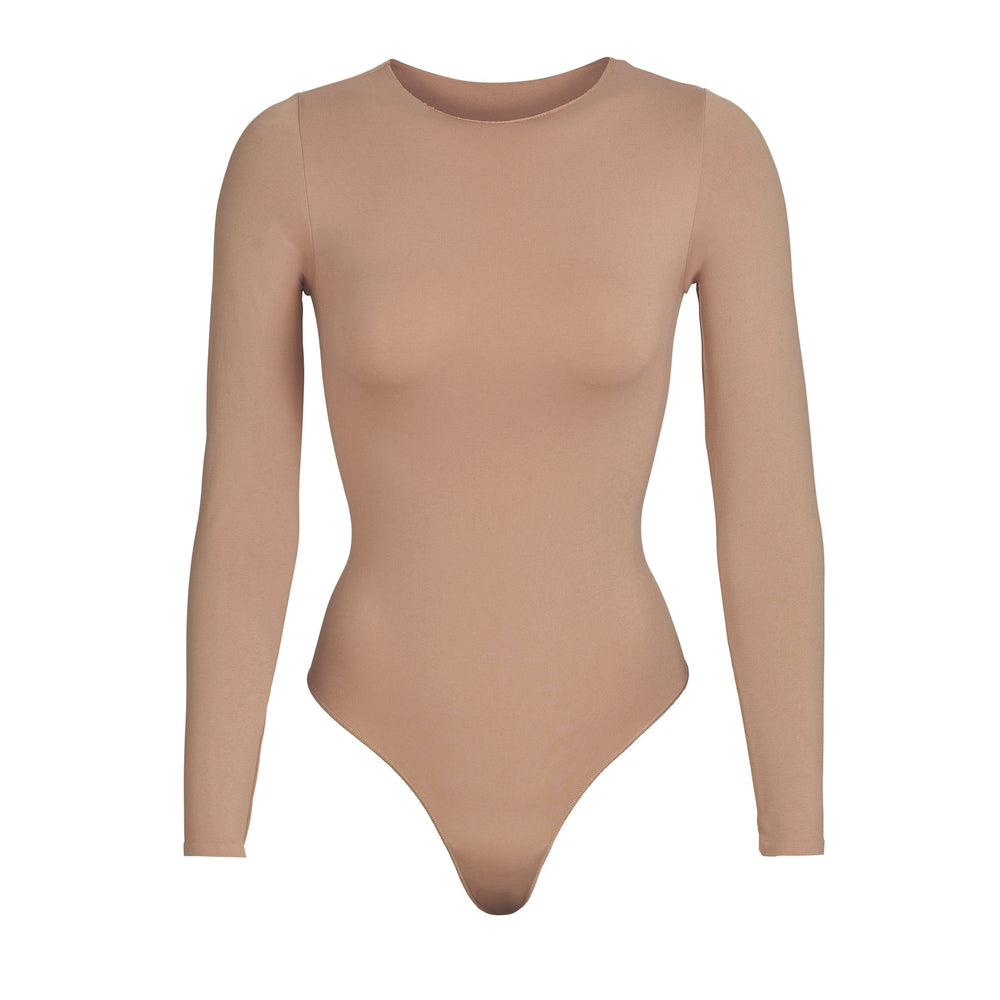 Skims ESSENTIAL CREW NECK Long Sleeve Bodysuit Abrikoos | 15CDXLUSO