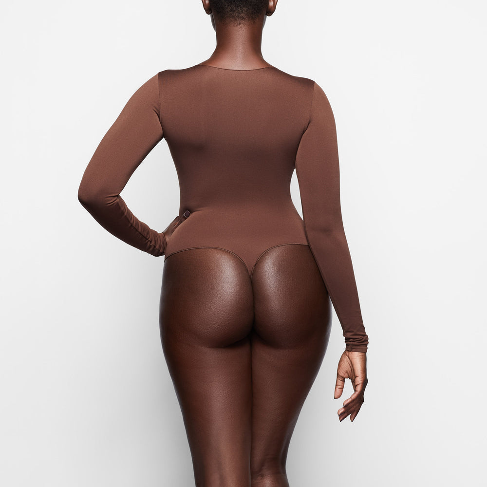 Skims ESSENTIAL CREW NECK Long Sleeve Bodysuit Koffie | 62NVYKPHD