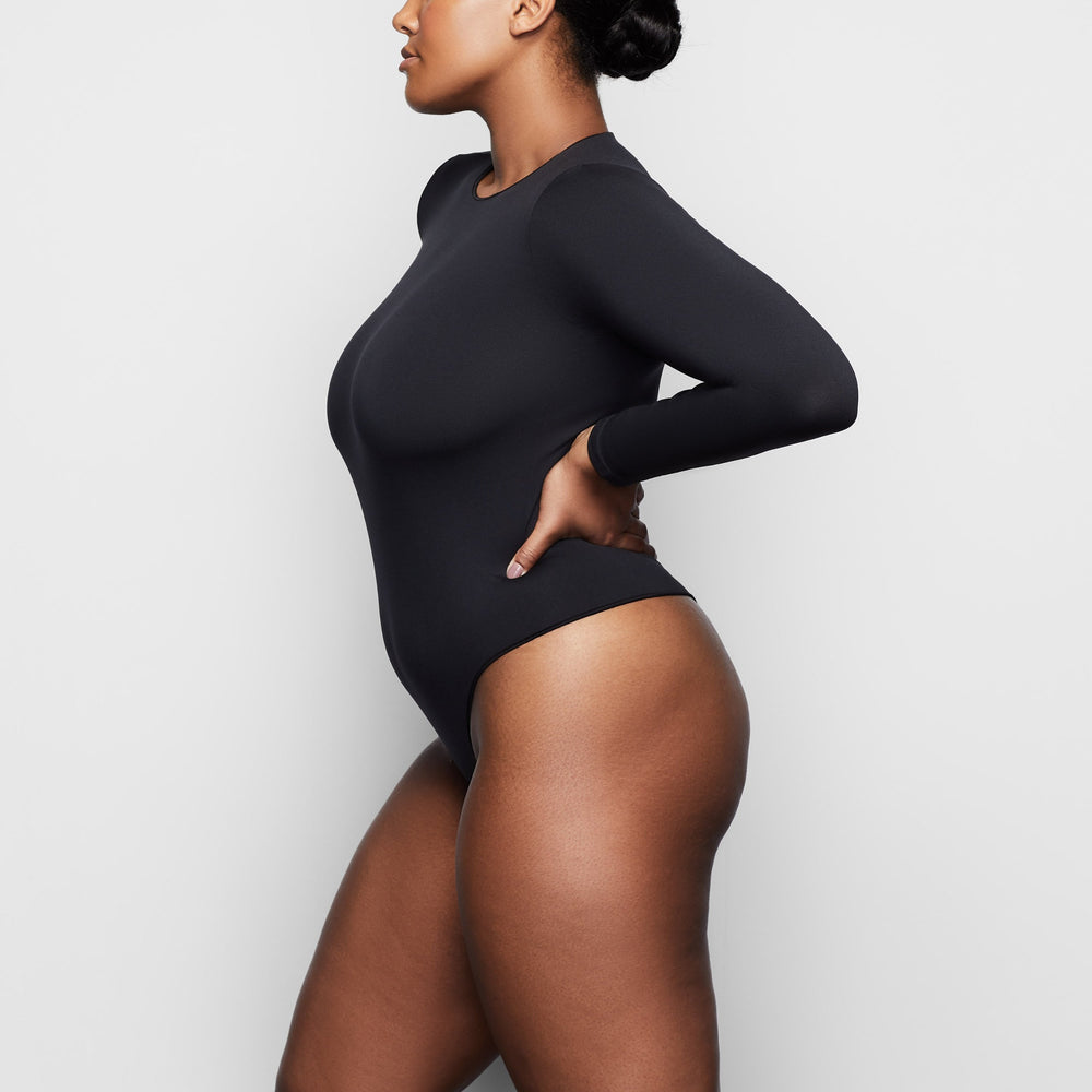Skims ESSENTIAL CREW NECK Long Sleeve Bodysuit Zwart | 96WPXBKDG