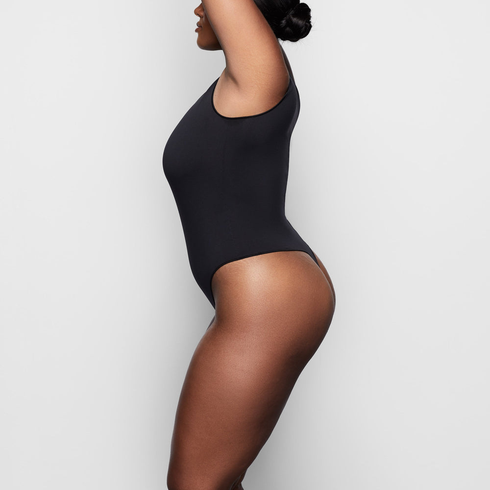 Skims ESSENTIAL CREW NECK Sleeveless Bodysuit Zwart | 57ZAGPRTO