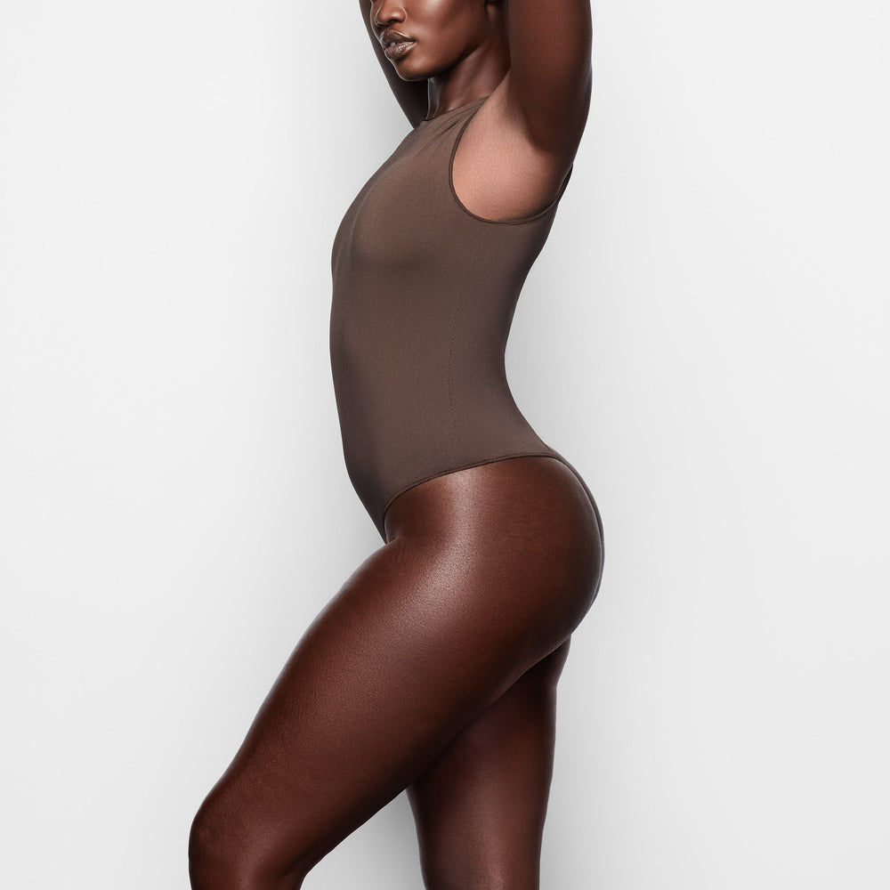 Skims ESSENTIAL CREW NECK Sleeveless Bodysuit Koffie | 75PGDFSEM