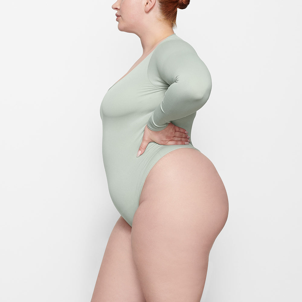 Skims ESSENTIAL SCOOP NECK Long Sleeve Bodysuit Lichtgroen | 26YTBUJDS