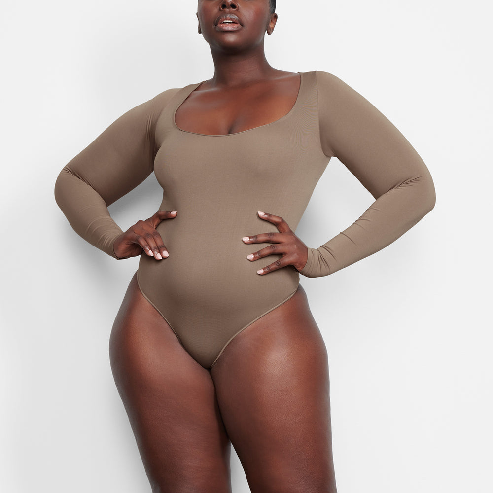 Skims ESSENTIAL SCOOP NECK Long Sleeve Bodysuit Abrikoos | 30OHXIMCT