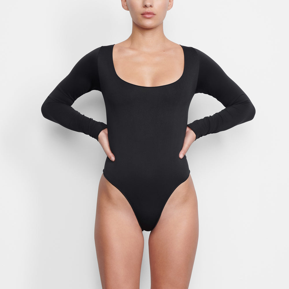 Skims ESSENTIAL SCOOP NECK Long Sleeve Bodysuit Zwart | 74RYBJHUK