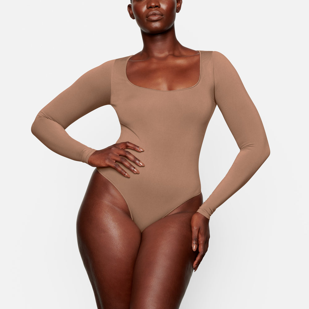 Skims ESSENTIAL SCOOP NECK Long Sleeve Bodysuit Abrikoos | 84HKQVFJU