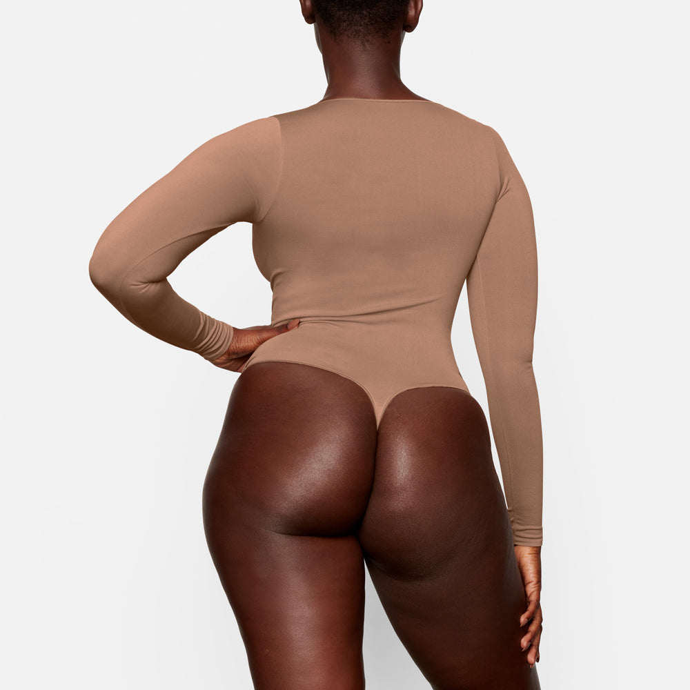 Skims ESSENTIAL SCOOP NECK Long Sleeve Bodysuit Abrikoos | 84HKQVFJU