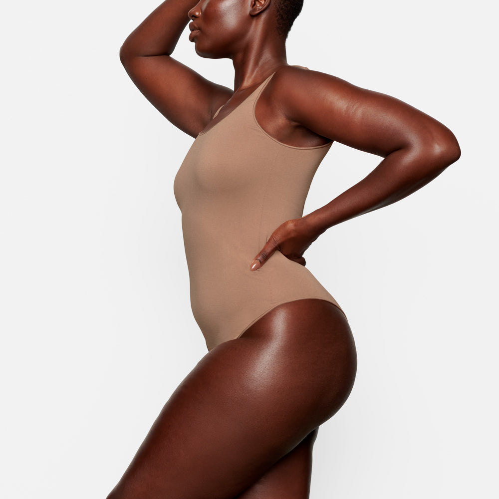 Skims ESSENTIAL Scoop Neck Bodysuit Abrikoos | 07LISWVKY