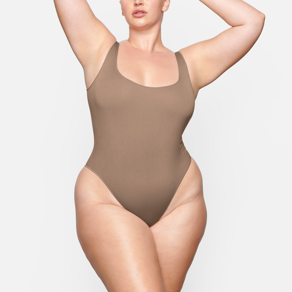 Skims ESSENTIAL Scoop Neck Bodysuit Abrikoos | 45QPTIGOX