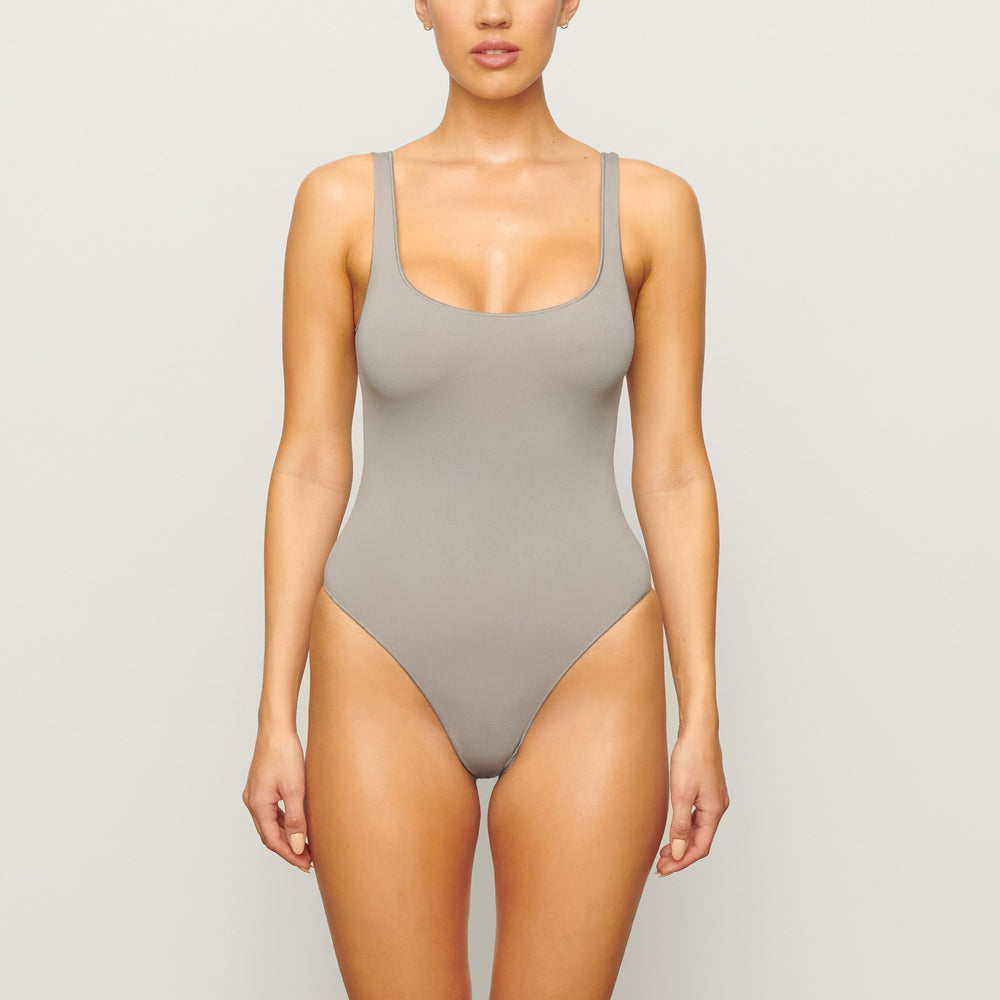Skims ESSENTIAL Scoop Neck Bodysuit Grijs | 50OFIXSKY