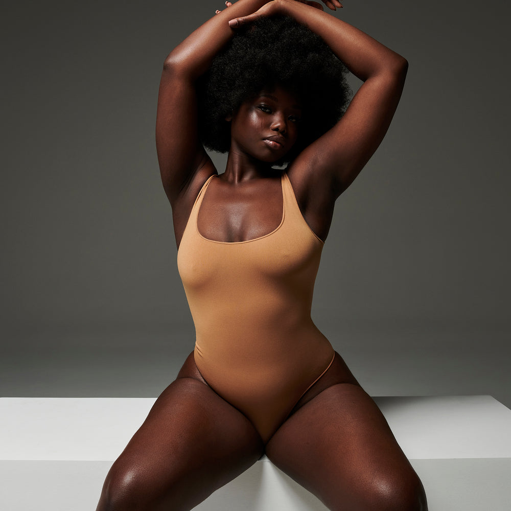 Skims ESSENTIAL Scoop Neck Bodysuit Zwart | 68QPTOAGS