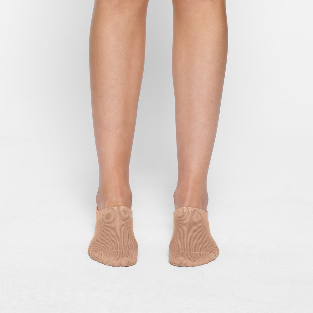 Skims EVERYDAY LOW RIB ANKLE Sokken Beige | 70POCWNLR