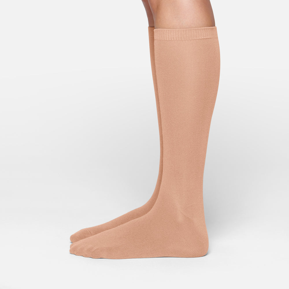 Skims EVERYDAY MID CALF Sokken Beige | 74QMPNGBY