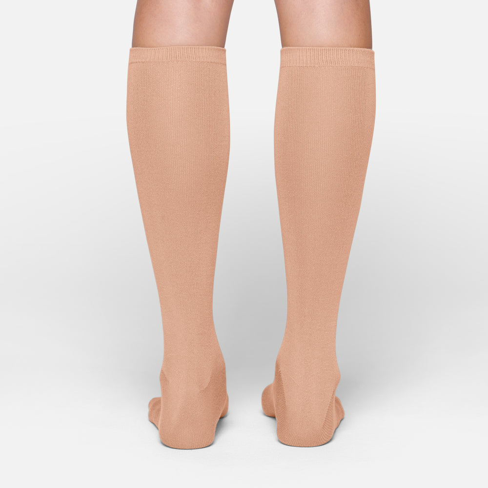 Skims EVERYDAY MID CALF Sokken Beige | 74QMPNGBY