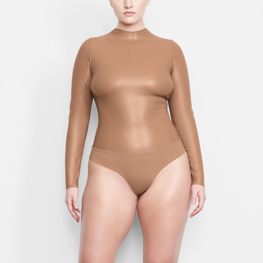 Skims FAUX LEATHER Mock Neck Bodysuit Abrikoos | 04PVXIMRL