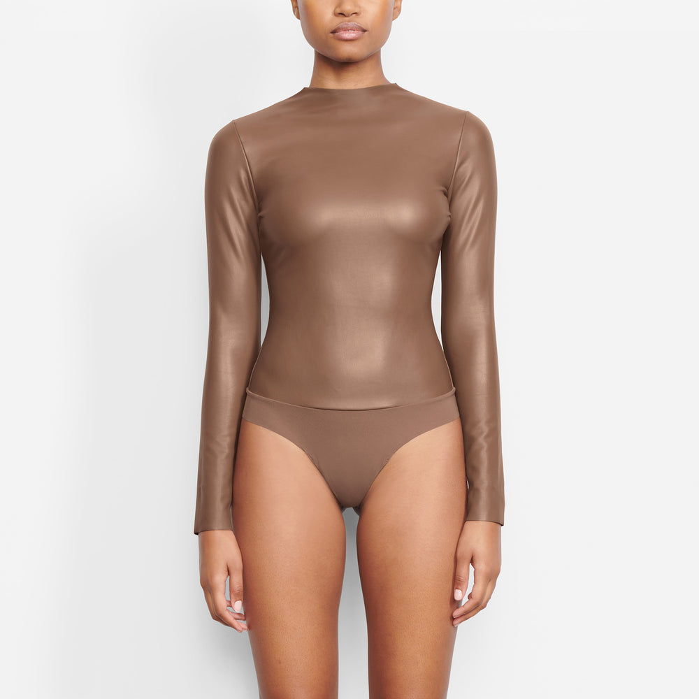 Skims FAUX LEATHER Mock Neck Bodysuit Bruin | 05FJWTENA