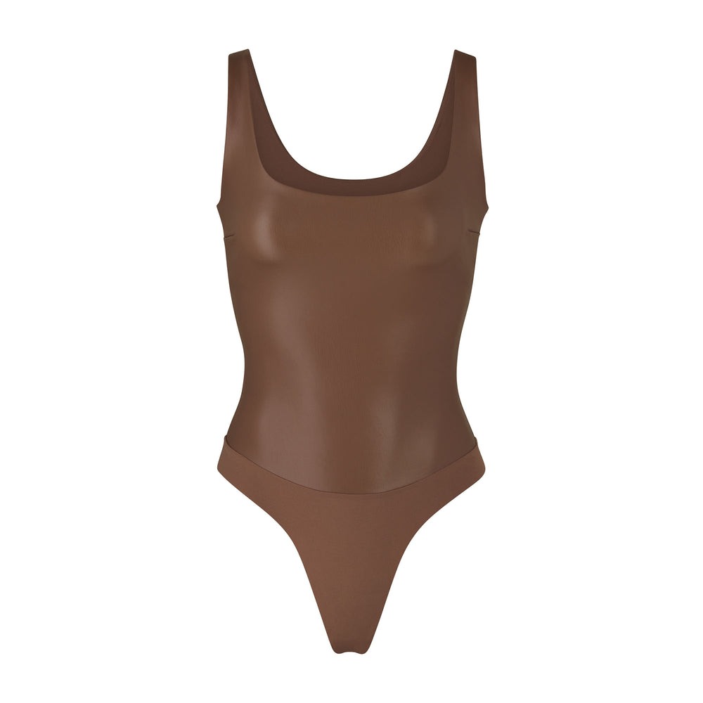 Skims FAUX LEATHER Scoop Neck Bodysuit Bruin | 85KIQXVJB
