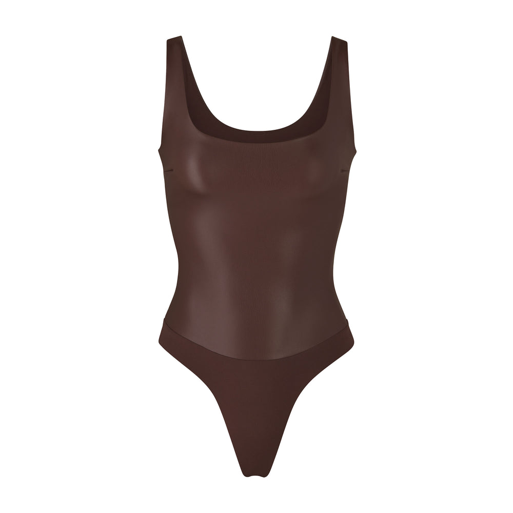 Skims FAUX LEATHER Scoop Neck Bodysuit Chocola | 60INCHFVY