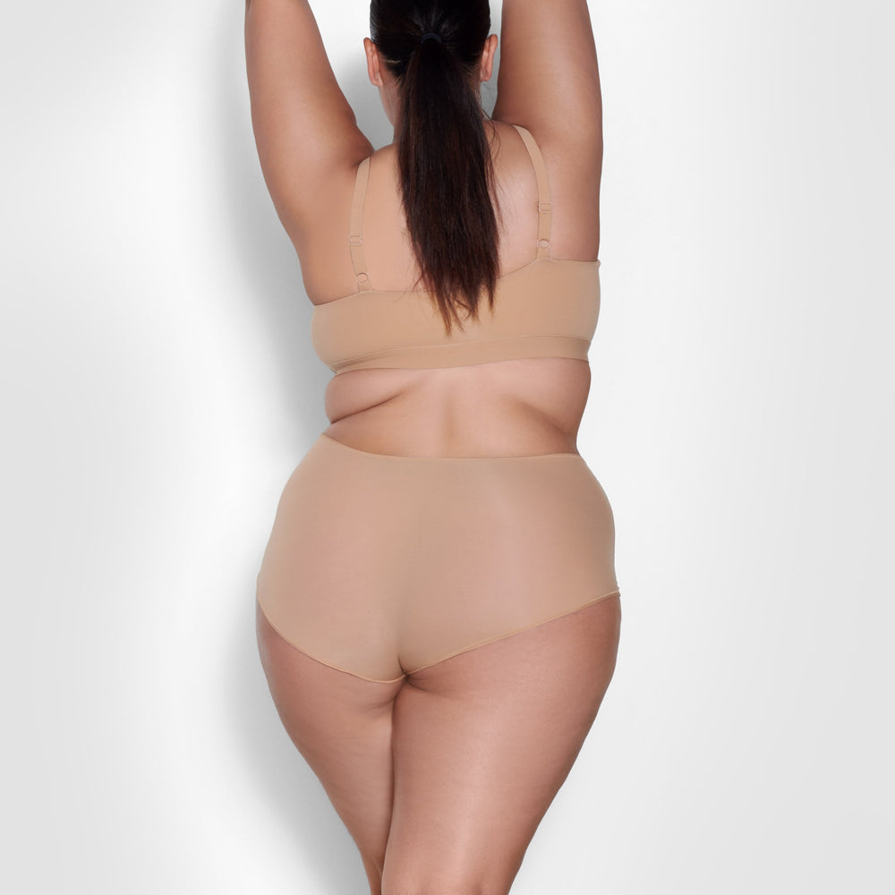 Skims FITS EVERYBODY Boy Short Beige | 40OYLFUCK