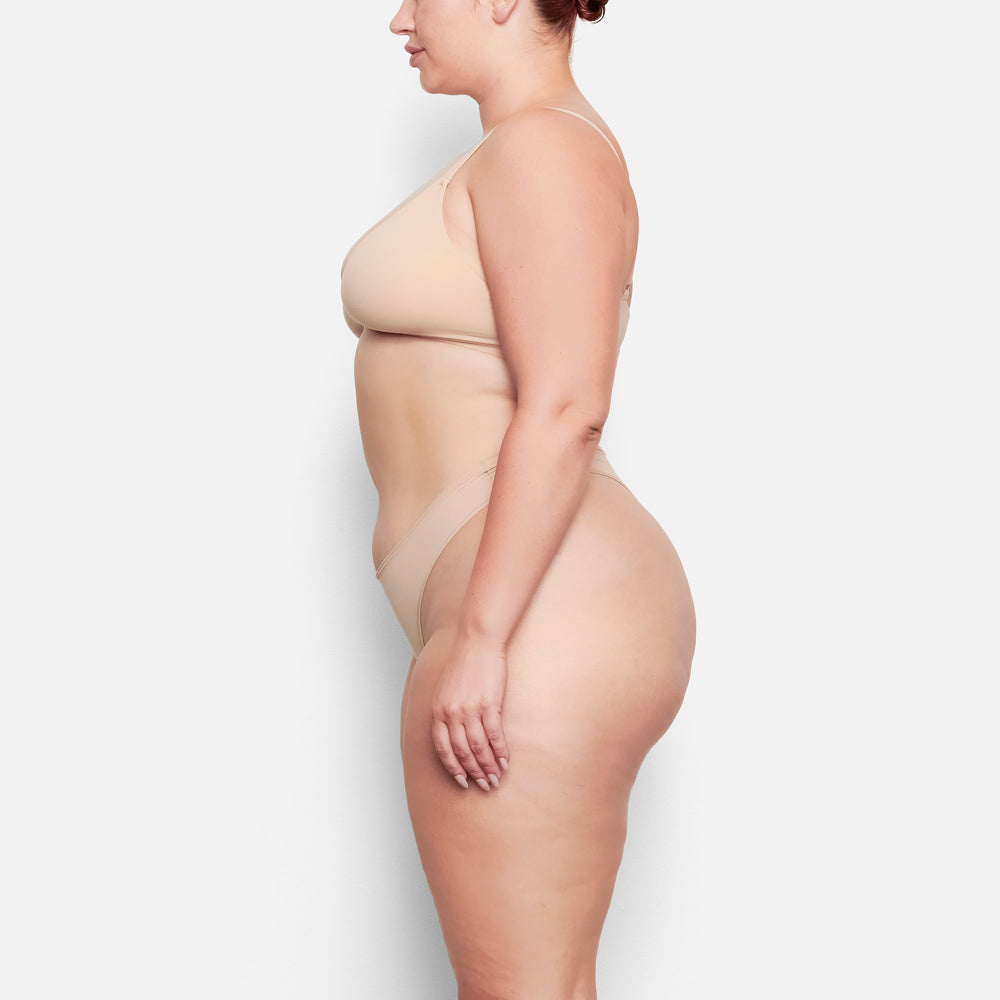 Skims FITS EVERYBODY DIPPED FRONT Thong Beige | 82FVNTBIK
