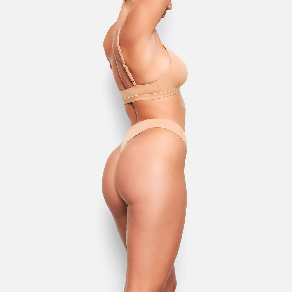 Skims FITS EVERYBODY DIPPED FRONT Thong Beige | 83ZBYSXIU