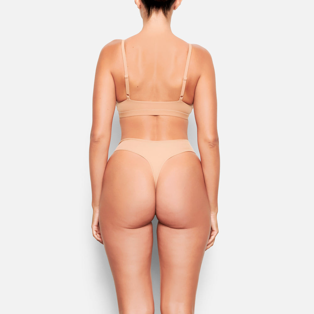 Skims FITS EVERYBODY DIPPED FRONT Thong Beige | 83ZBYSXIU