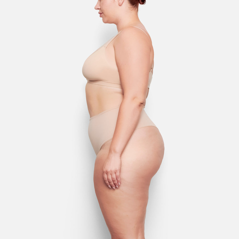 Skims FITS EVERYBODY HIGH WAISTED Thong Beige | 38ZPLFXET