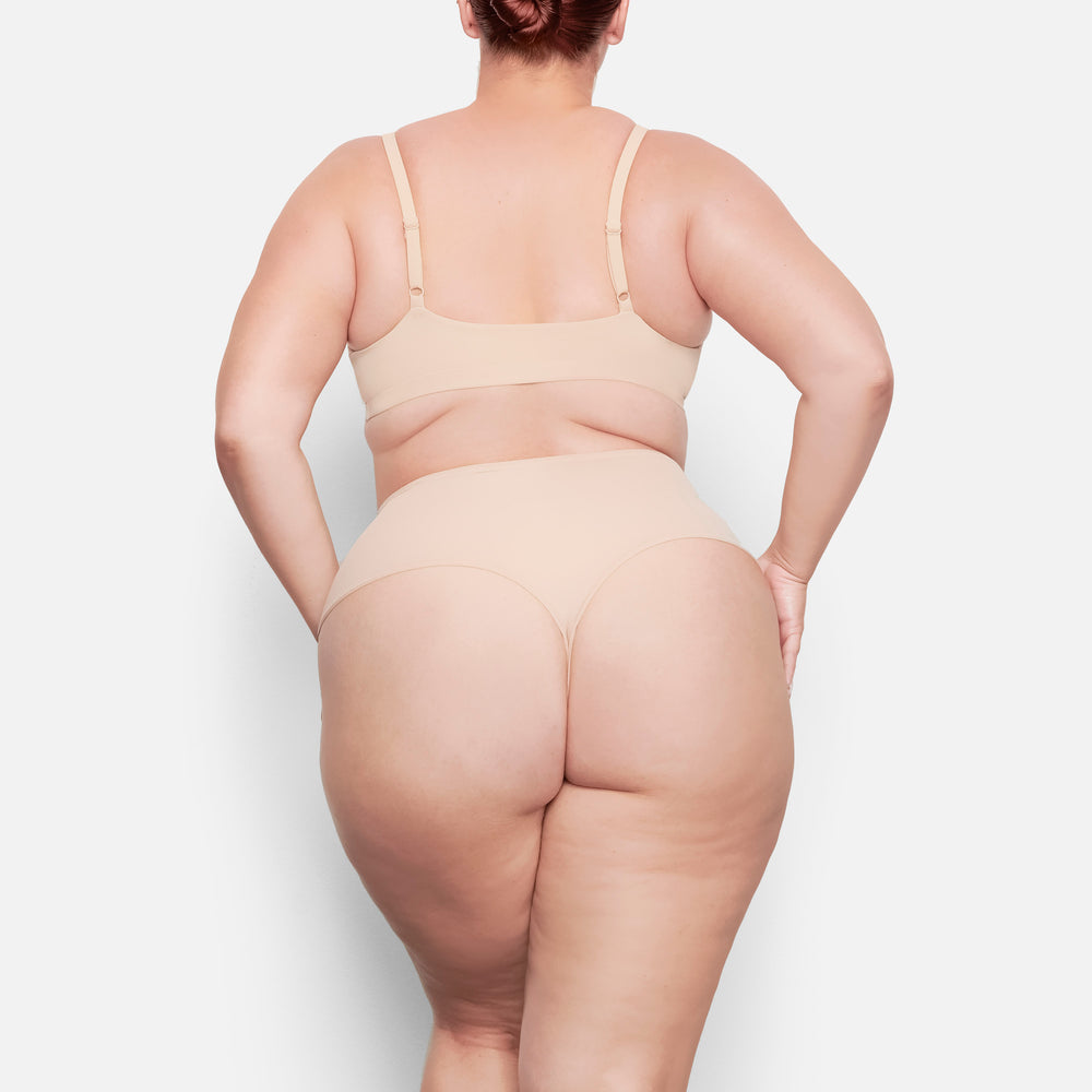 Skims FITS EVERYBODY HIGH WAISTED Thong Beige | 38ZPLFXET
