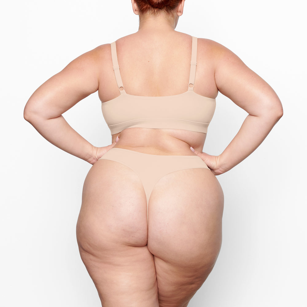 Skims FITS EVERYBODY Thong Beige | 01HUGVXWE